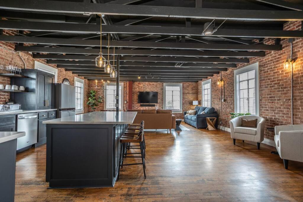 The Loft At 113 - Gateway To The North Texas Hill Country Apartman Muenster Kültér fotó